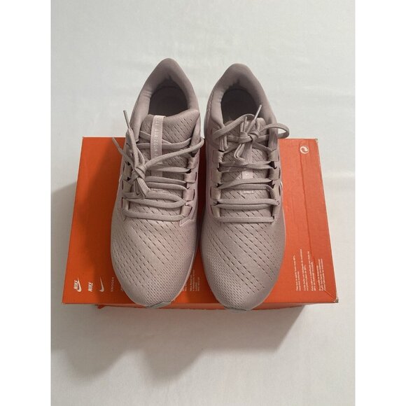 New Women’s Size 11 Barely Rose Nike Air Zoom Pegasus 38 Running Shoe CW7358 601 - Picture 2 of 10
